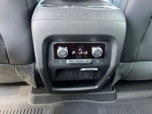 New 2025 GMC Acadia Elevation w/ Elevation Premium Package image 31