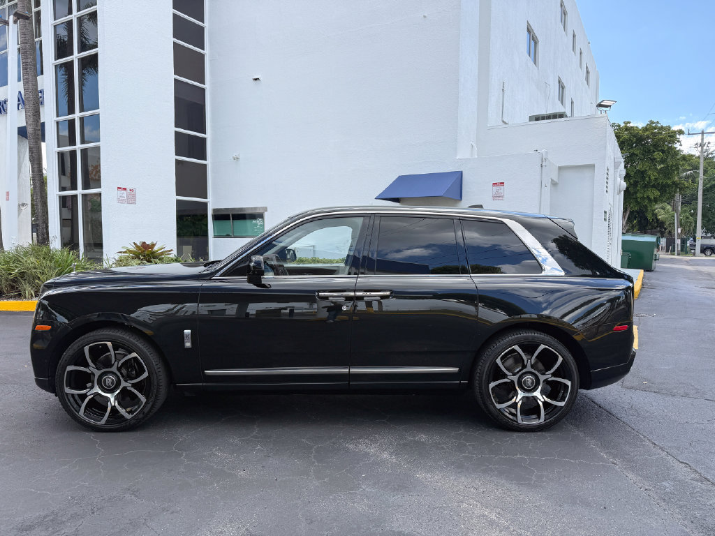 Used 2019 Rolls-Royce Cullinan AWD/4WD image 3