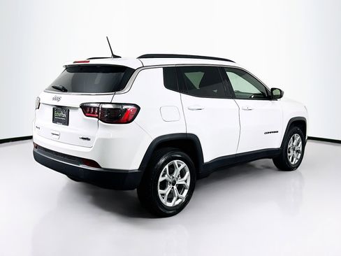 Used 2025 Jeep Compass Latitude image 9
