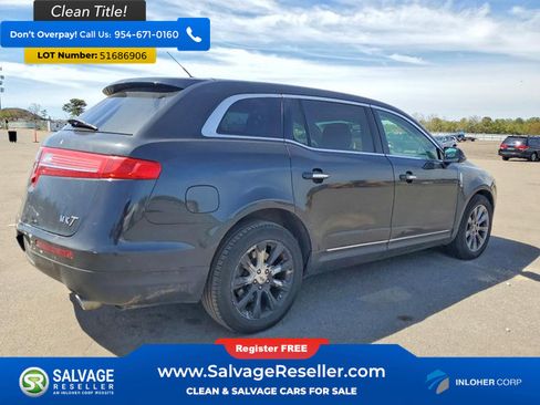 Used 2013 Lincoln MKT FWD image 4