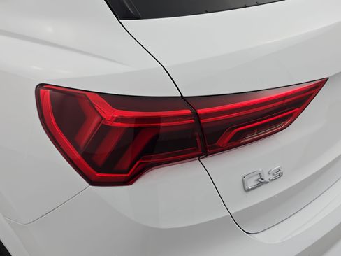 New 2025 Audi Q3 2.0T Premium image 33