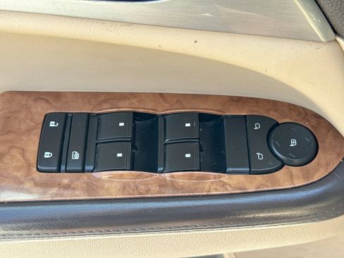 Used 2011 Buick Enclave CXL FWD image 18