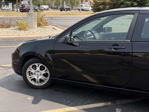 Used 2009 Ford Focus SE FWD image 7