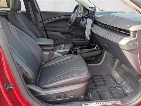 Used 2023 Ford Mustang Mach-E Premium image 19