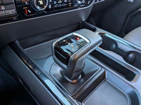 Used 2023 Chevrolet Silverado 1500 ZR2 w/ Technology Package image 11