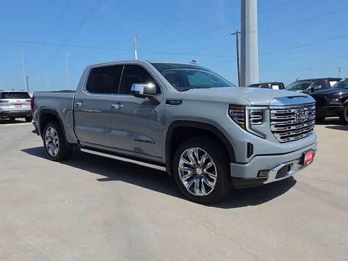 Used 2025 GMC Sierra 1500 Denali w/ Denali Reserve Package AWD/4WD image 2