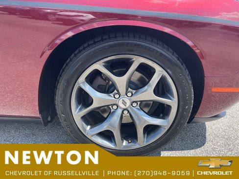 Used 2017 Dodge Challenger SXT Plus RWD image 33