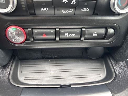 Used 2019 Ford Mustang Convertible image 21