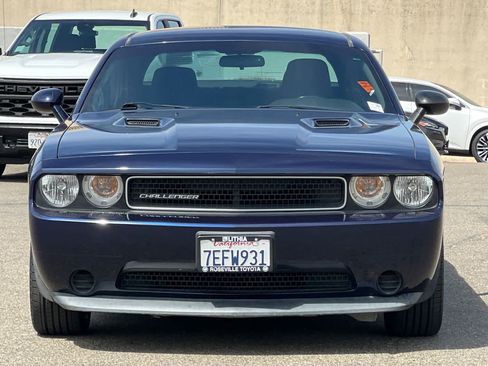 Used 2013 Dodge Challenger SXT RWD image 10