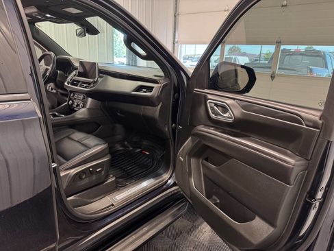 Used 2021 Chevrolet Tahoe RST w/ Luxury Package AWD/4WD image 25