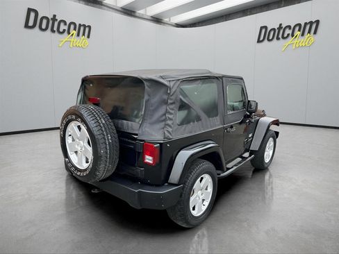 Used 2007 Jeep Wrangler Sahara AWD/4WD image 11