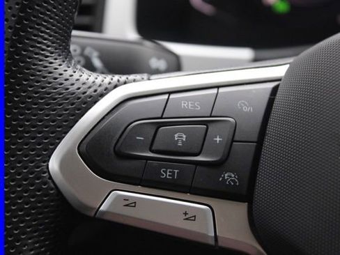 Used 2023 Volkswagen Atlas SEL Premium image 35