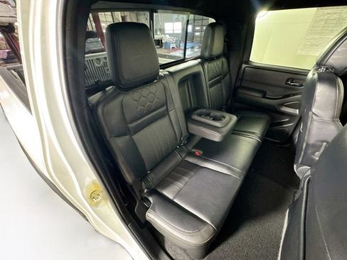 Used 2022 Nissan Frontier PRO-4X w/ Pro-4X Premium Package image 23