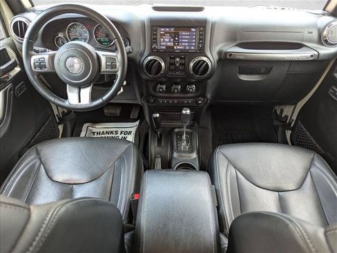 Used 2018 Jeep Wrangler Unlimited Sahara AWD/4WD image 16