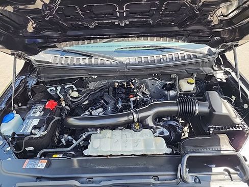 Used 2024 Ford Expedition XLT AWD/4WD image 24