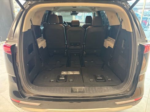 Certified 2022 Kia Carnival EX image 32