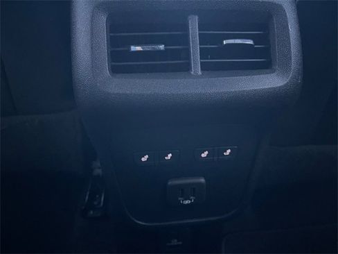 Used 2020 Chevrolet Equinox Premier image 29