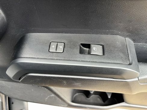 Used 2020 Toyota Tacoma SR image 29