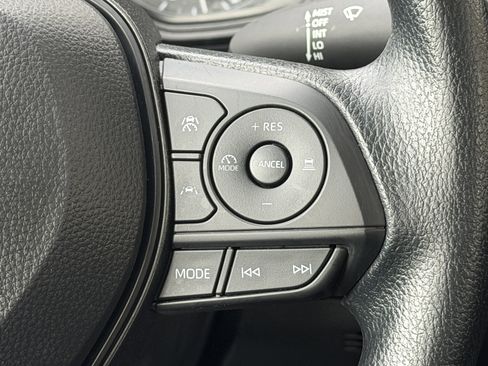 Used 2025 Toyota Corolla LE w/ Convenience Package image 32