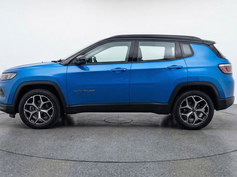 Used 2025 Jeep Compass Limited image 5