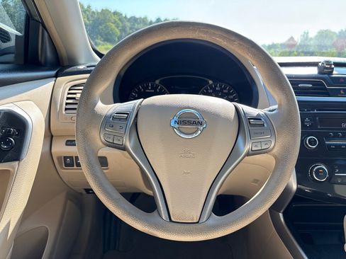Used 2013 Nissan Altima 2.5 S FWD image 13