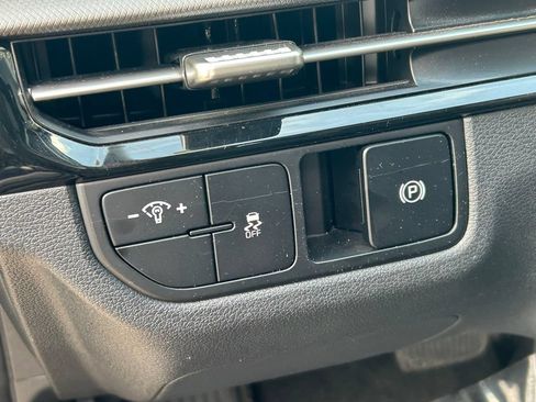 Used 2026 Kia Sportage LX FWD image 22