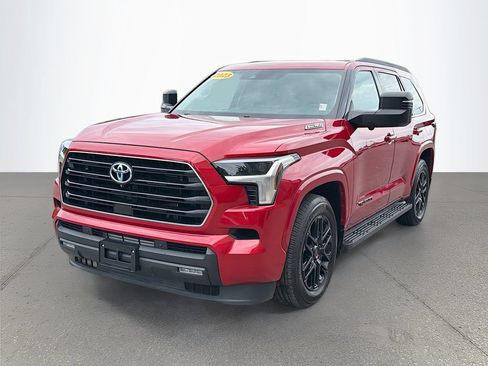 Used 2023 Toyota Sequoia SR5 w/ SR5 Premium Package AWD/4WD image 8