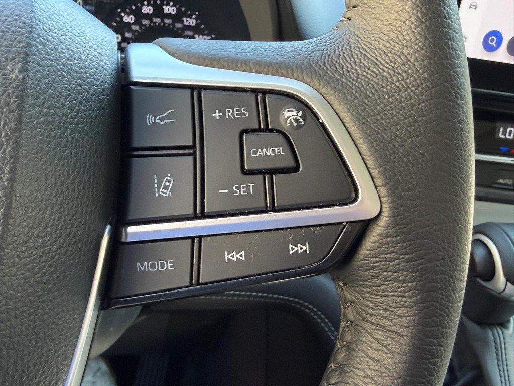 Certified 2026 Toyota Sienna XLE FWD image 19