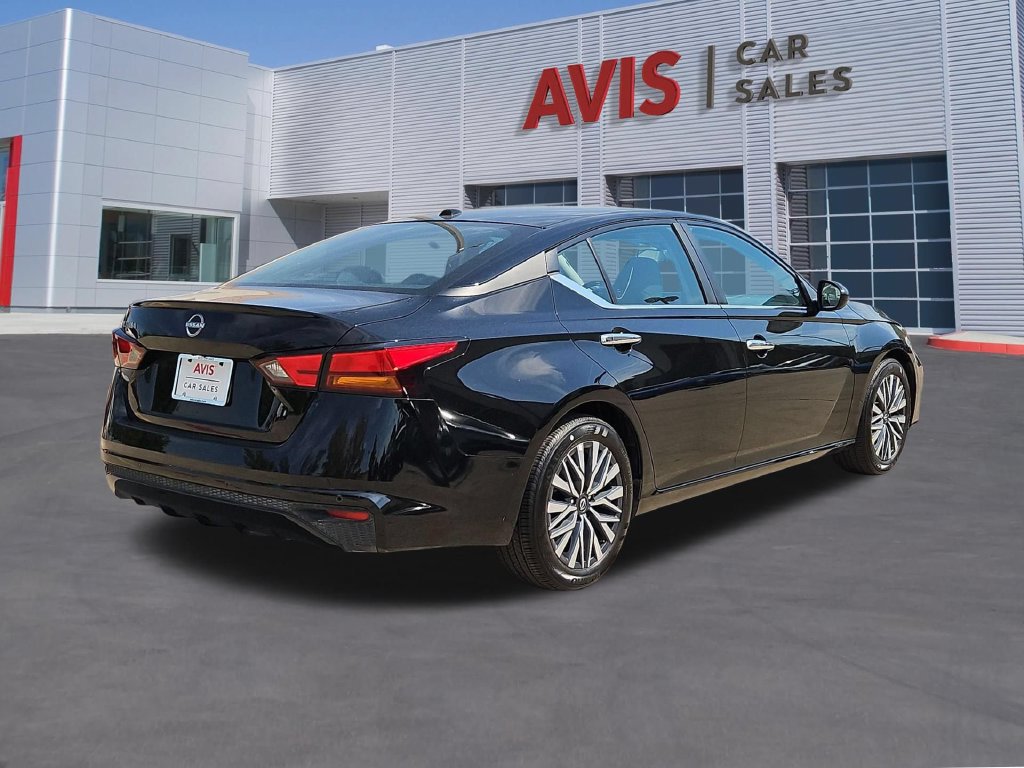 Used 2025 Nissan Altima 2.5 SV FWD image 6