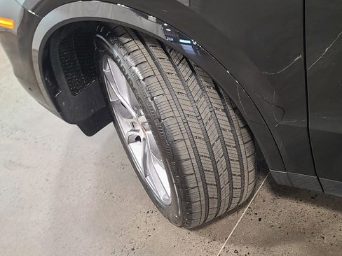 New 2026 Porsche Cayenne image 33