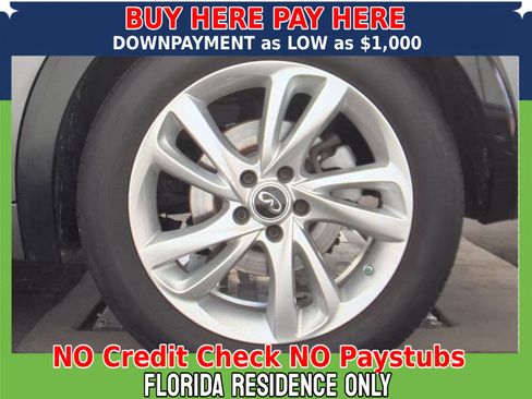 Used 2017 INFINITI QX30 image 14