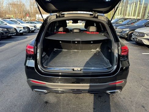 Used 2025 Mercedes-Benz GLC 300 4MATIC image 11