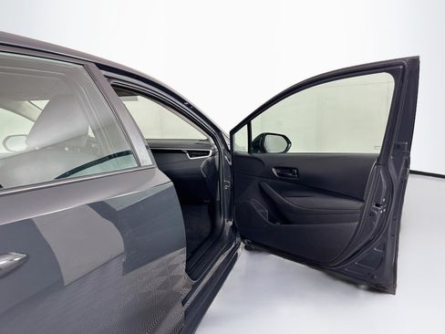 Used 2025 Toyota Corolla LE FWD image 29