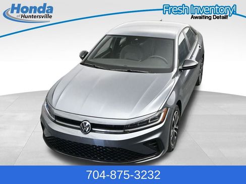 Used 2025 Volkswagen Jetta Sport FWD image 13