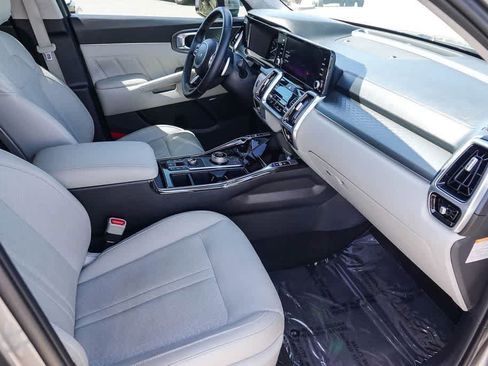 Certified 2023 Kia Sorento SX Prestige AWD/4WD image 15