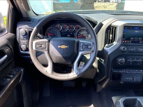 Used 2020 Chevrolet Silverado 1500 LT AWD/4WD image 5