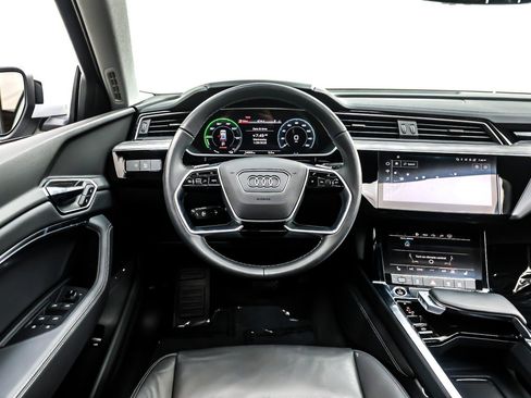Used 2023 Audi e-tron Premium w/ Convenience Plus Package image 6