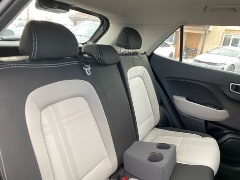 Used 2021 Hyundai Venue SEL FWD image 31