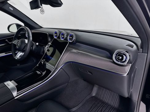 Used 2026 Mercedes-Benz GLC 300 image 31