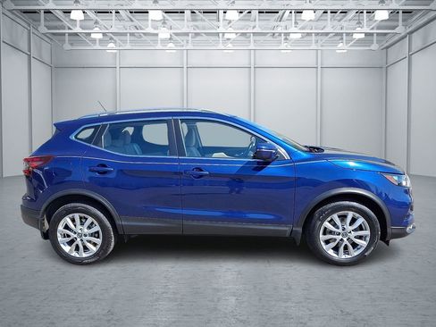 Used 2020 Nissan Rogue Sport SV w/ All-Weather Package AWD/4WD image 7