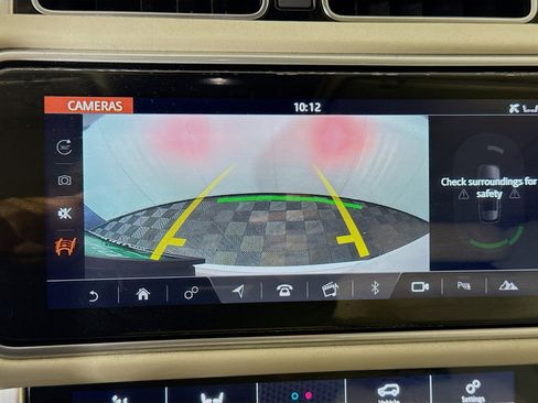 Used 2020 Land Rover Range Rover HSE image 19