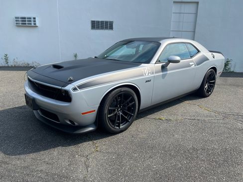 Used 2022 Dodge Challenger R/T Scat Pack w/ T/A Package image 1