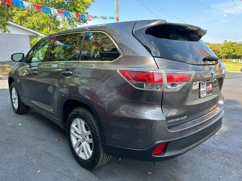 Used 2014 Toyota Highlander LE image 9