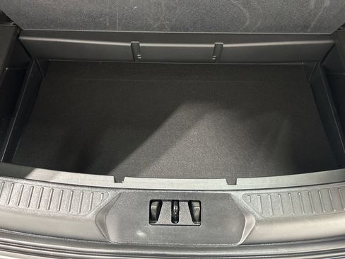 Used 2023 Ford Explorer ST-Line w/ Class IV Trailer Tow Package image 28