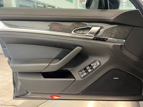 Used 2013 Porsche Panamera 4 image 12