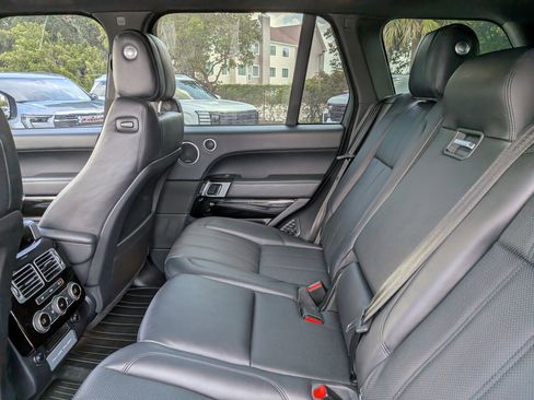 Used 2017 Land Rover Range Rover Supercharged AWD/4WD image 16