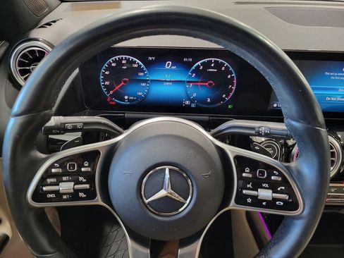 Used 2022 Mercedes-Benz GLA 250 4MATIC image 16