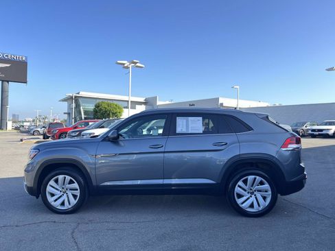 Certified 2021 Volkswagen Atlas Cross Sport SE w/ Panoramic Sunroof Package FWD image 2