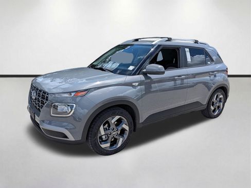 Used 2023 Hyundai Venue SEL FWD image 8