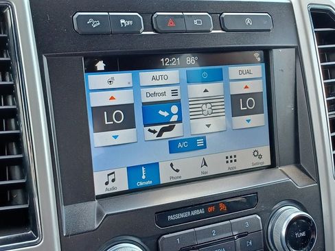 Used 2018 Ford F150 Lariat w/ Equipment Group 502A Luxury AWD/4WD image 20